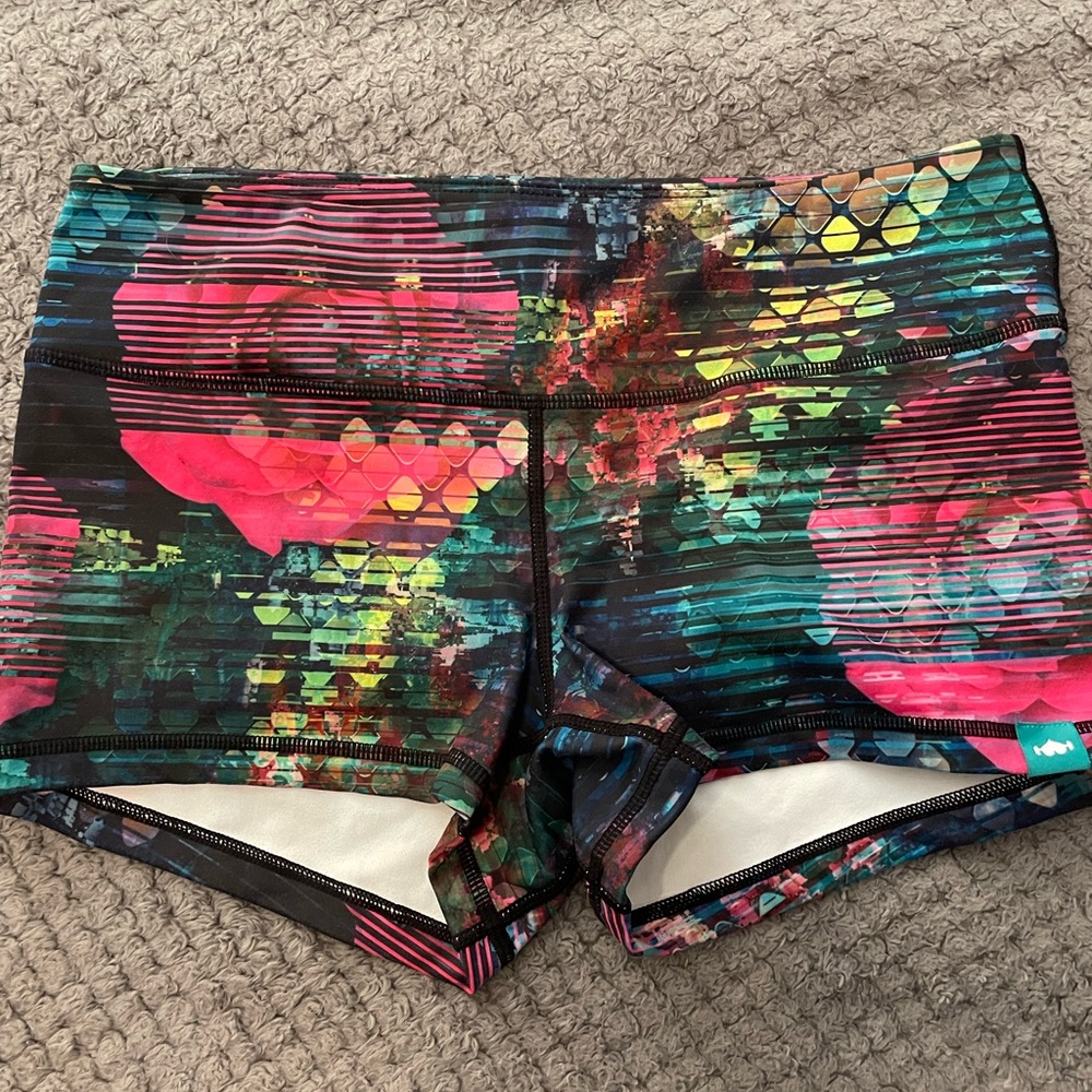 Wodbottom glitch shorts
